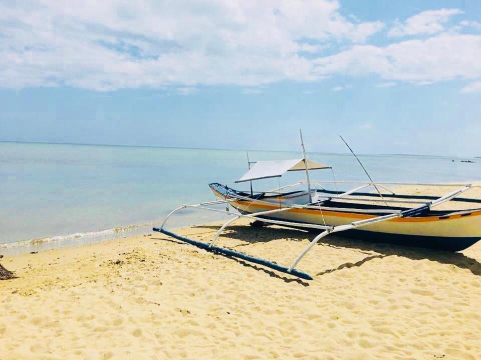 Mecaja Beach House Hotel Roxas  Exterior photo